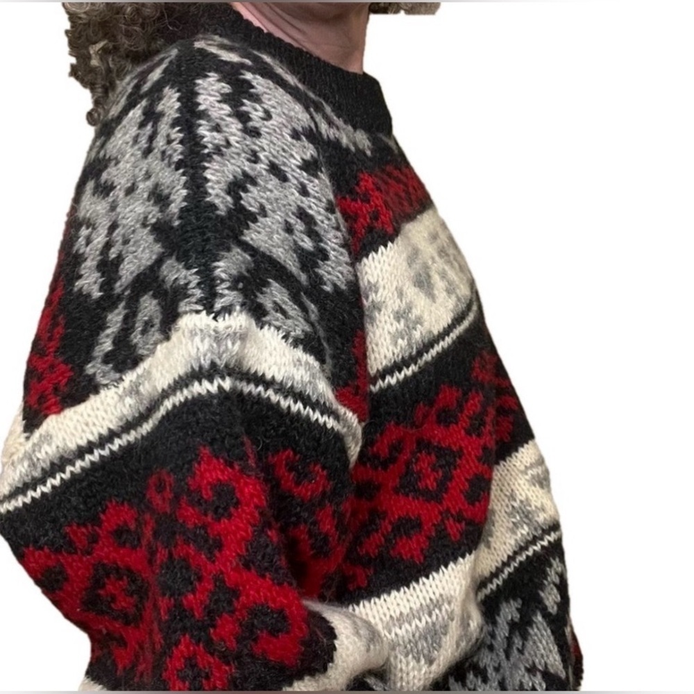 VINTAGE 100% Virgin Wool Pullover Crew Neck Sweater Black Cream Grey Red Unisex